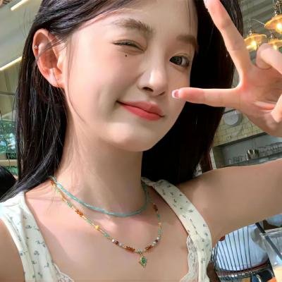 照片里的伴娘